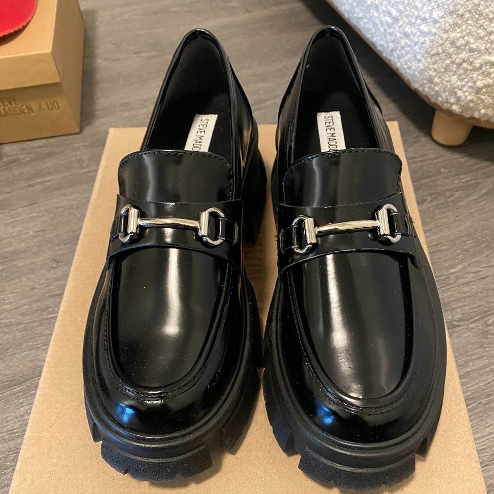 STEVE MADDEN TRIFECTA Color: BLACK Size: 9  $99.95